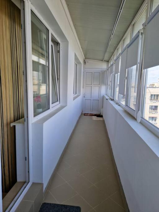 Charming Apartment With Private Terrace Bukarest Eksteriør billede