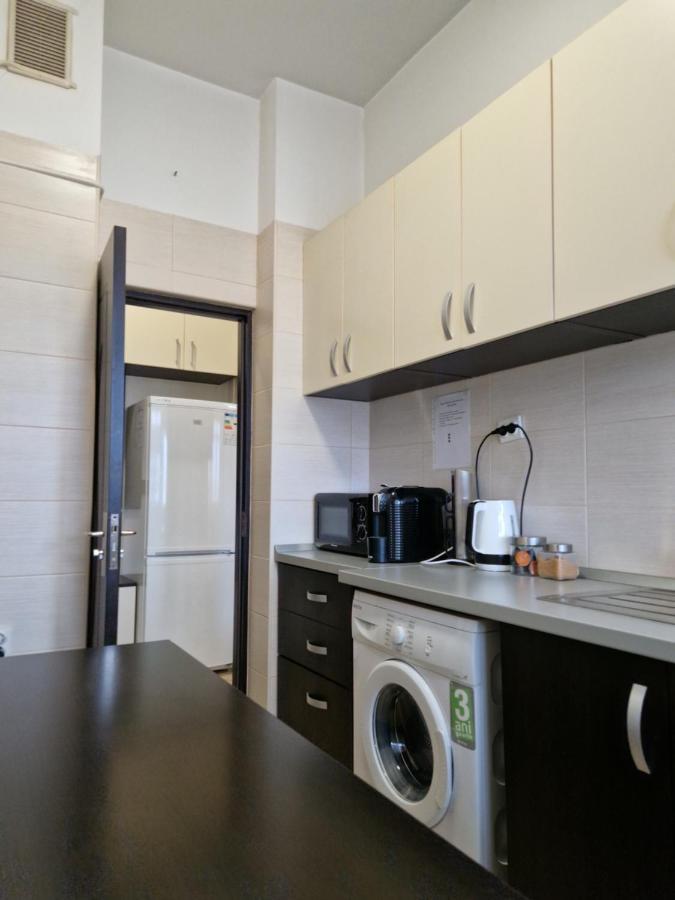 Charming Apartment With Private Terrace Bukarest Eksteriør billede